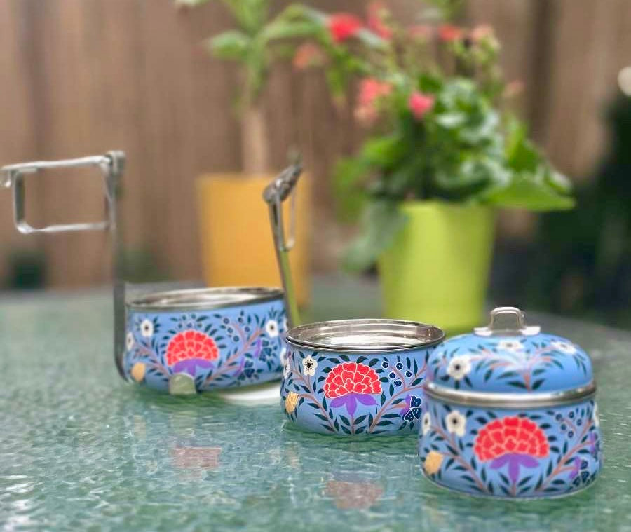 Lunchbox indienne typique à 3 étages peinte à la main - Bleu